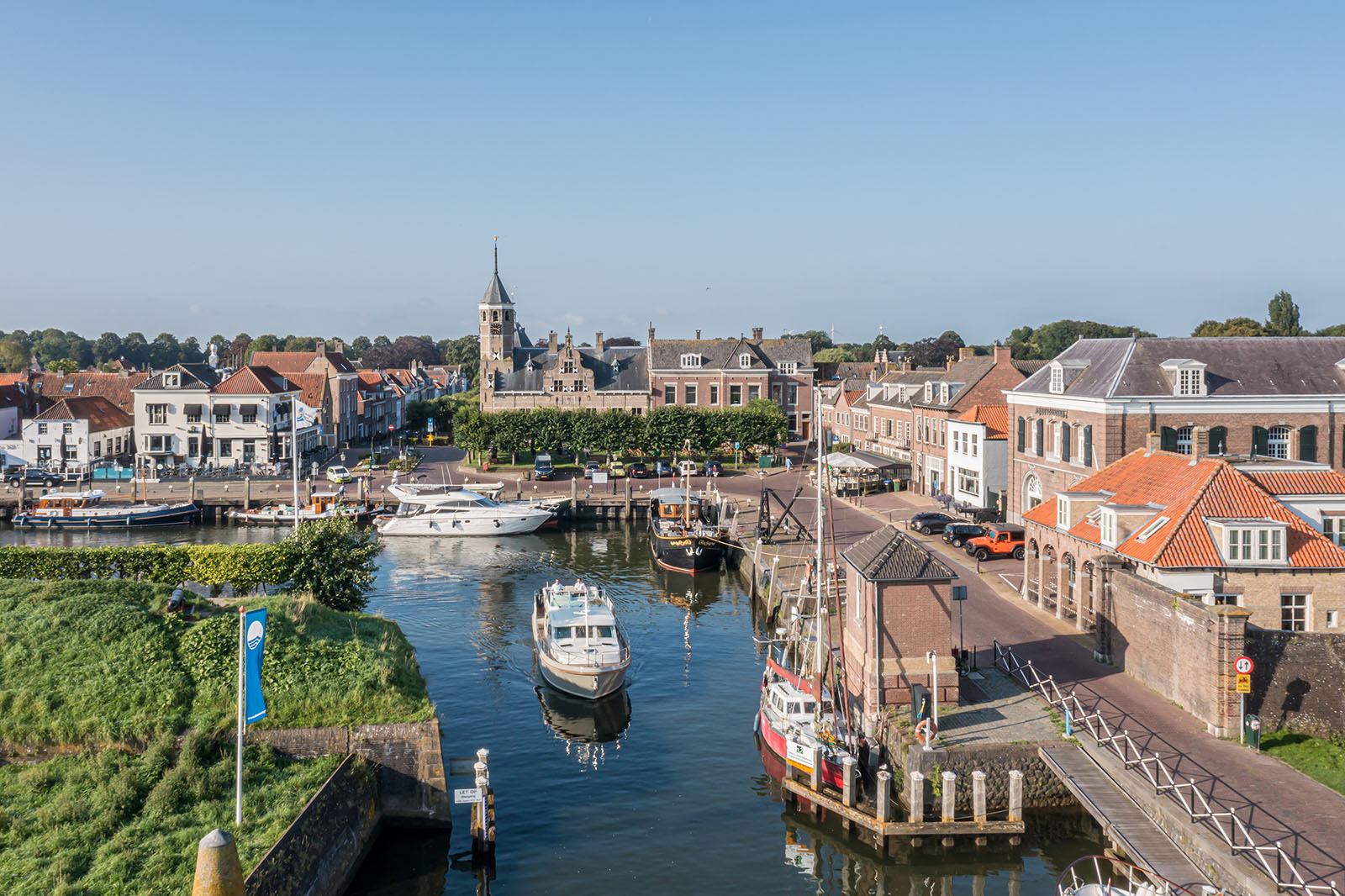 Rent a motor yacht in Zeeland without a licence